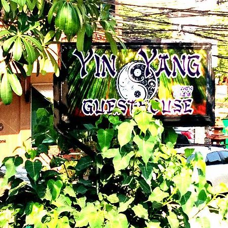Yin Yang Guesthouse Чиангмай Екстериор снимка