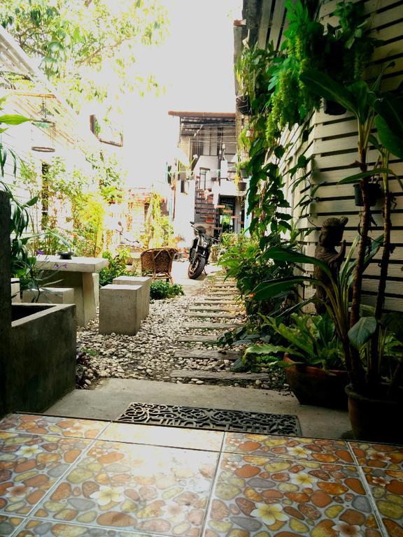 Yin Yang Guesthouse Чиангмай Екстериор снимка