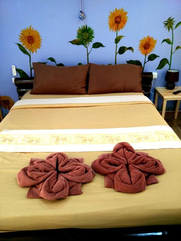 Yin Yang Guesthouse Чиангмай Екстериор снимка